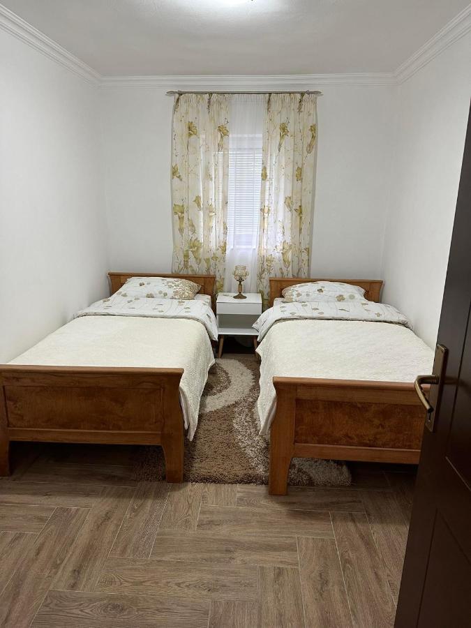 Apartmani Emily & Jully Nikšić Exterior foto