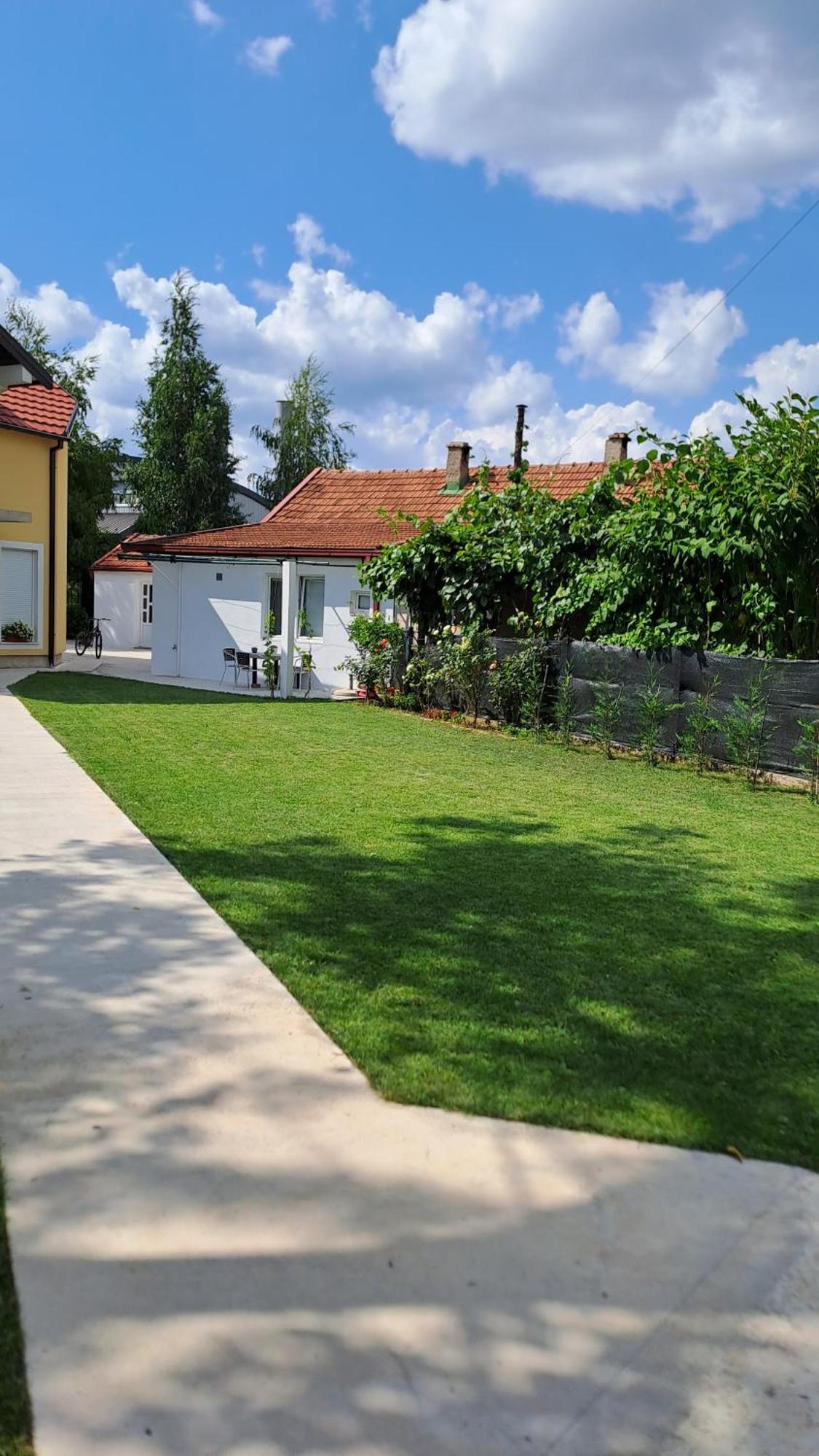 Apartmani Emily & Jully Nikšić Zimmer foto